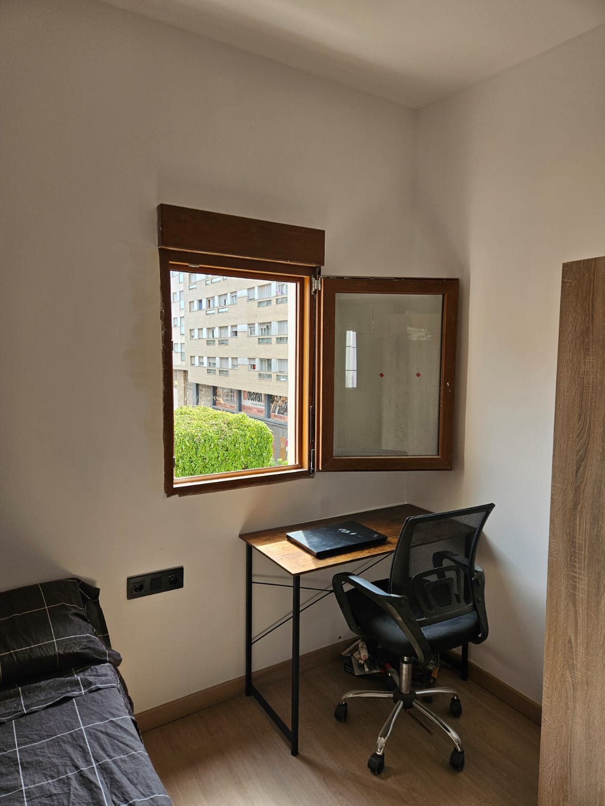 Dormitorio reformado por Civitec Reformas