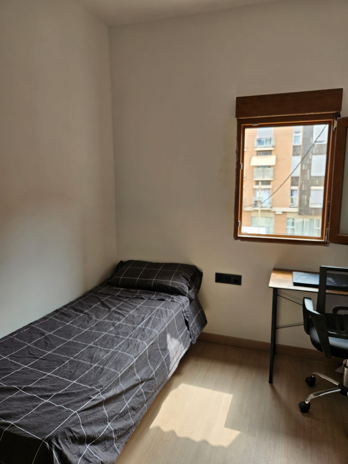 Dormitorio reformado por Civitec Reformas