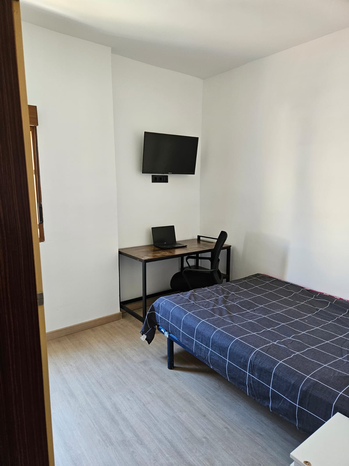 Dormitorio reformado por Civitec Reformas