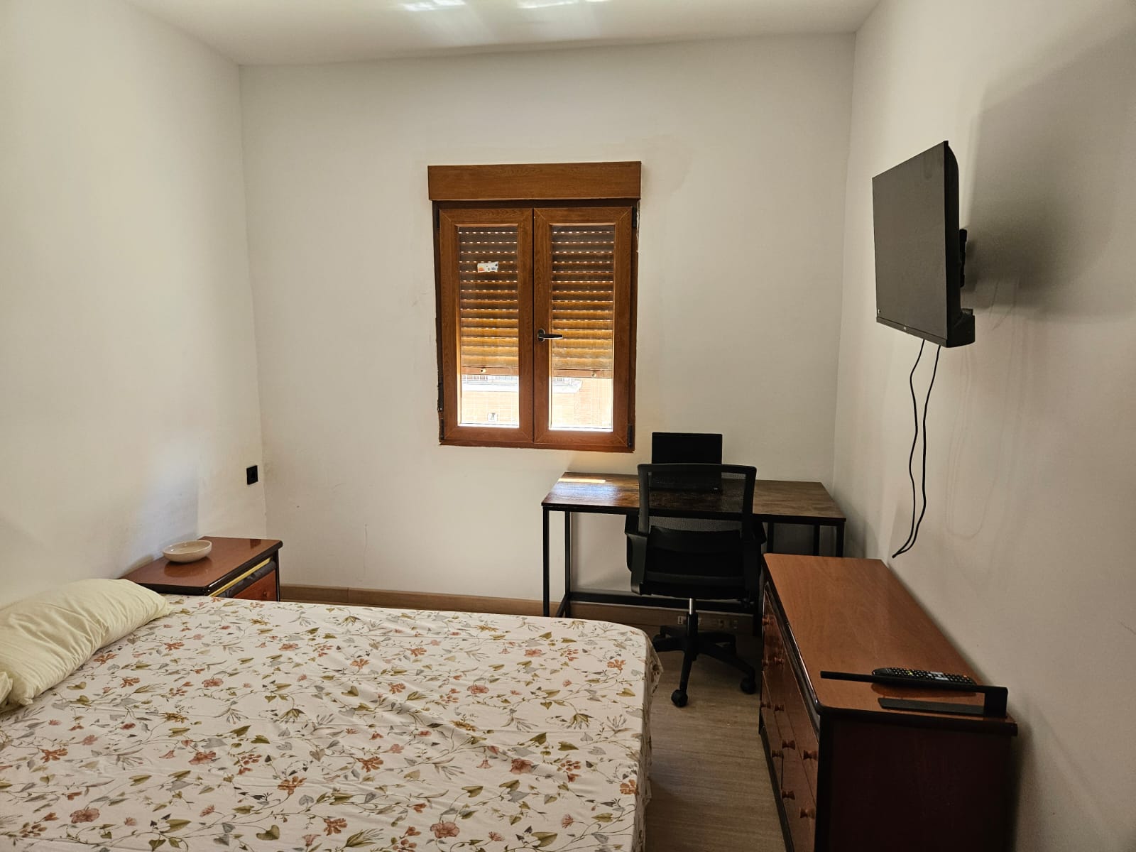 Dormitorio reformado por Civitec Reformas
